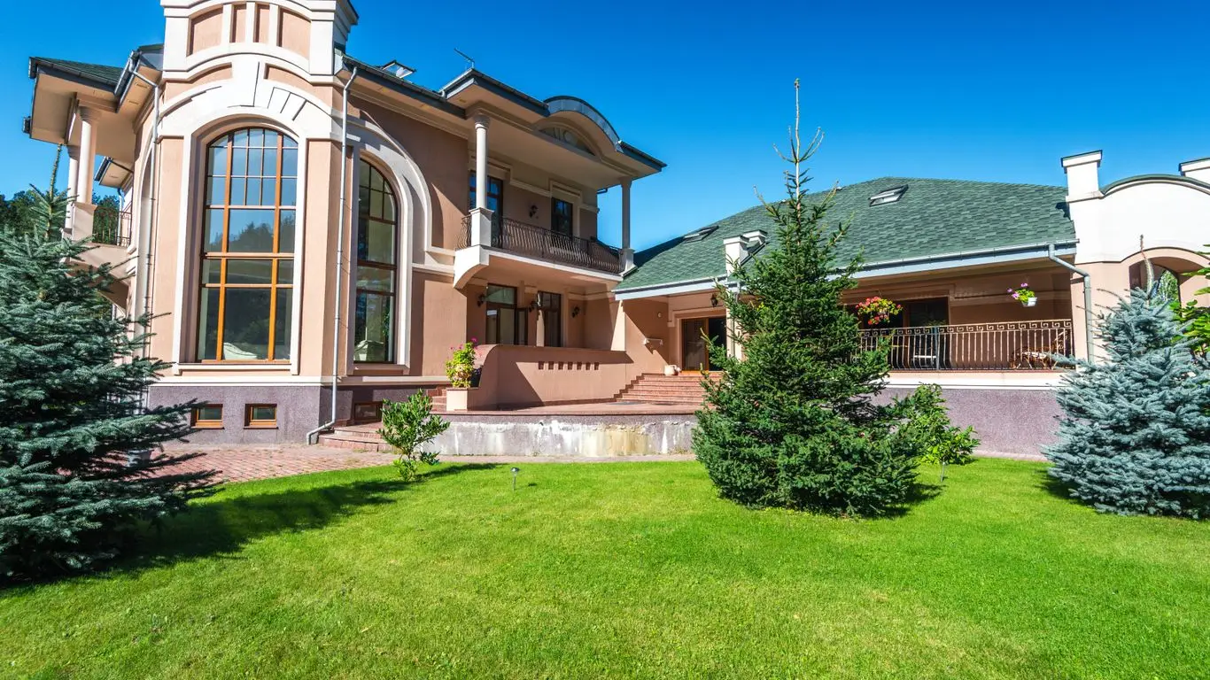 House exterior with new uPVC windows, a common upgrade for Canton, Michigan homes